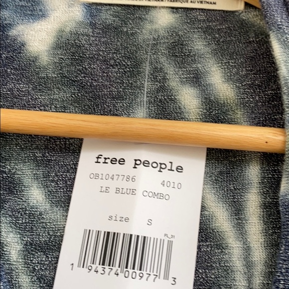 NEW • Free People • Best Catch Tie Dye Sweatshirt - Picture 7 of 7